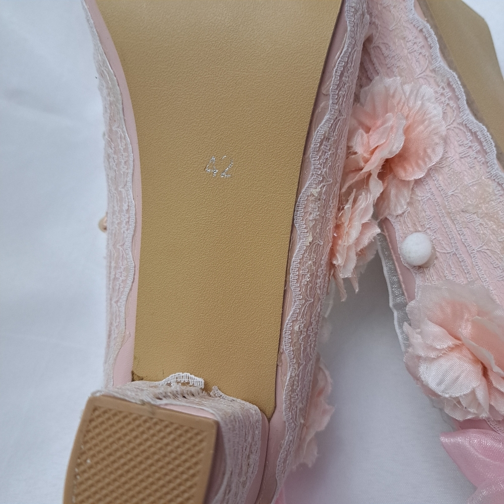 Pink & Lace Pumps - Picture 4 of 5